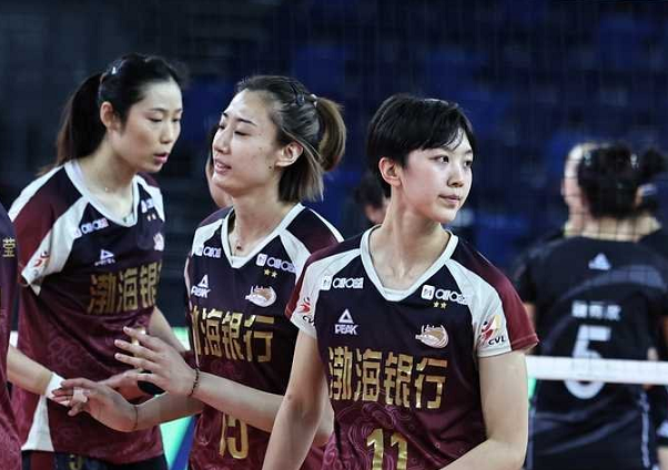 体育赛事-关于今晚体能课后，新疆广汇单刀错失备战欧超杯，压力陡增，纪律约束更严格的信息